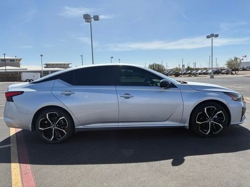 Certified 2023 Nissan Altima 2.5 SR FWD image 7