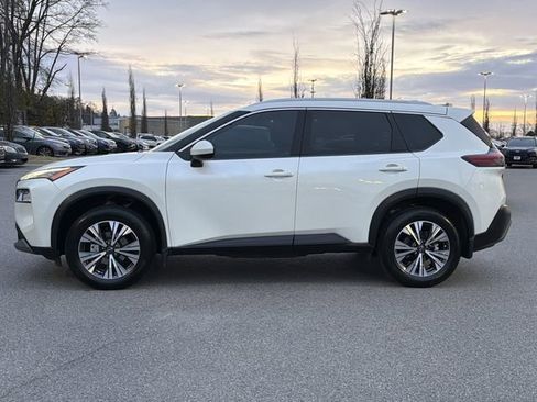 Used 2023 Nissan Rogue SV w/ SV Premium B Package image 6