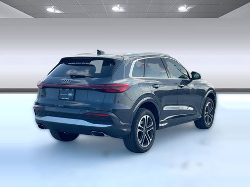 Certified 2025 Audi Q5 Premium w/ Convenience Package image 9