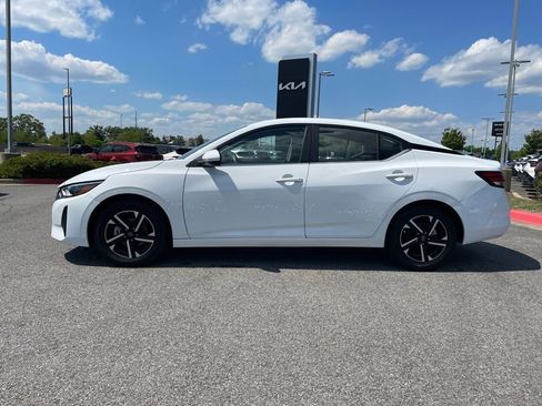 Used 2025 Nissan Sentra SV FWD image 4