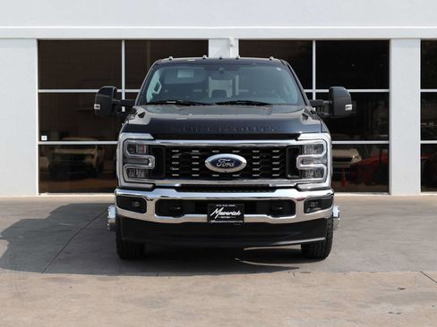 Used 2023 Ford F350 Lariat AWD/4WD image 5