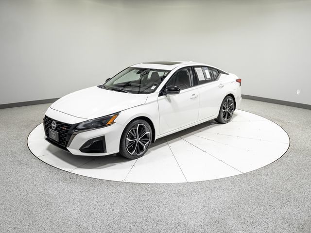 Used 2023 Nissan Altima 2.5 SR w/ SR Premium Package FWD image 33