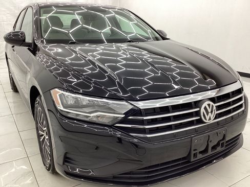 Used 2020 Volkswagen Jetta SE w/ SE Cold Weather Package image 3
