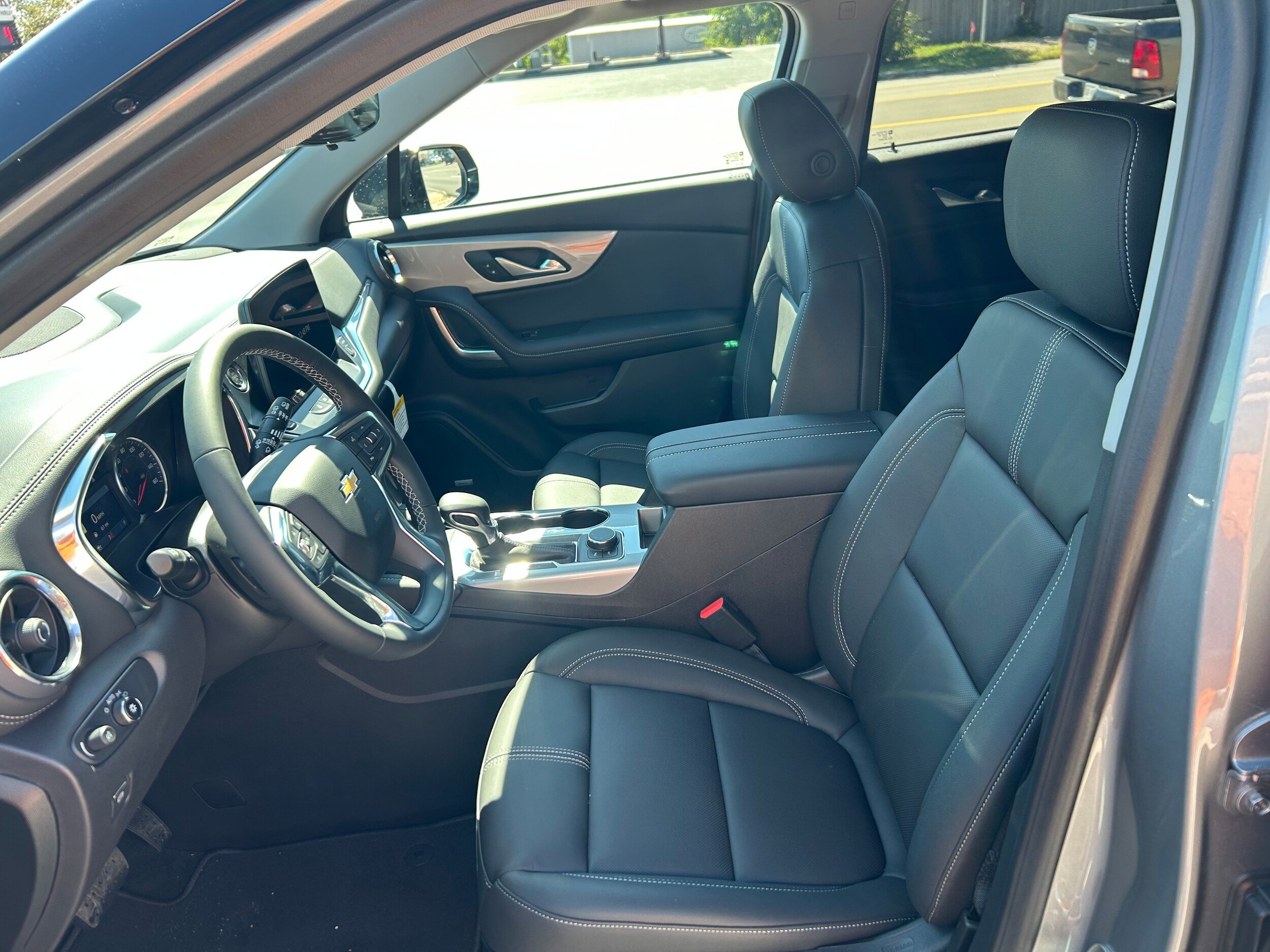 New 2026 Chevrolet Blazer LT w/ Sound & Technology Package FWD image 15