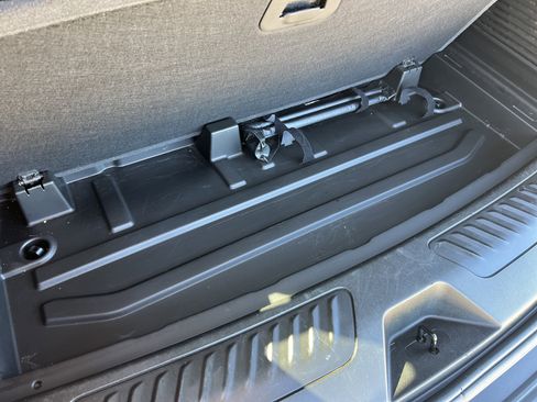 Used 2023 Chevrolet Tahoe LT image 24