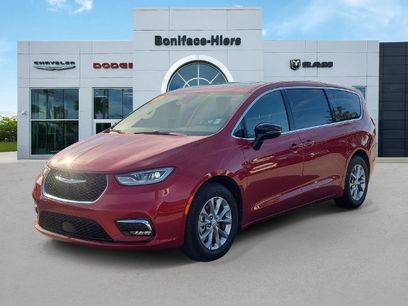 Used 2026 Chrysler Pacifica Limited