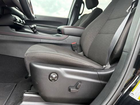 Used 2025 Dodge Durango GT RWD image 28