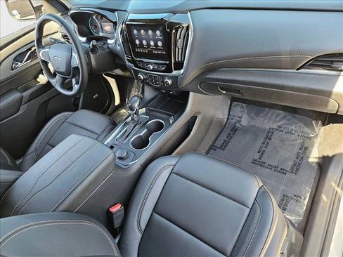 Used 2021 Chevrolet Traverse RS image 20