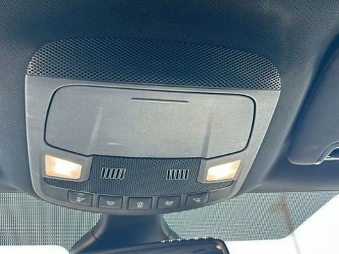 Used 2022 Ford Edge ST-Line image 22