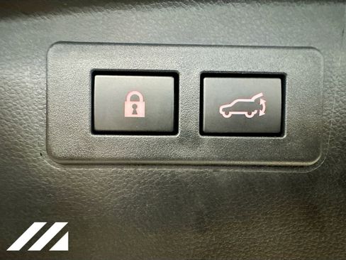 Used 2025 Subaru Outback Premium AWD/4WD image 29