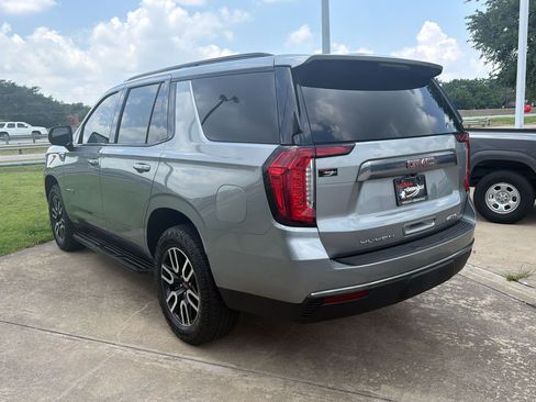 Used 2023 GMC Yukon AT4 AWD/4WD image 3
