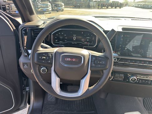 Used 2024 GMC Sierra 1500 SLE w/ Preferred Package AWD/4WD image 24