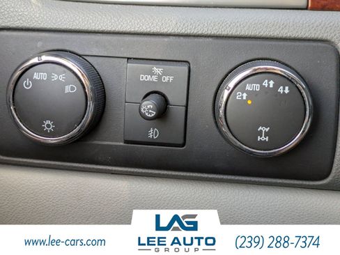 Used 2011 Chevrolet Avalanche LTZ image 17