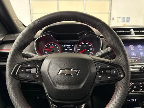 Used 2023 Chevrolet TrailBlazer RS w/ Convenience Package AWD/4WD image 18