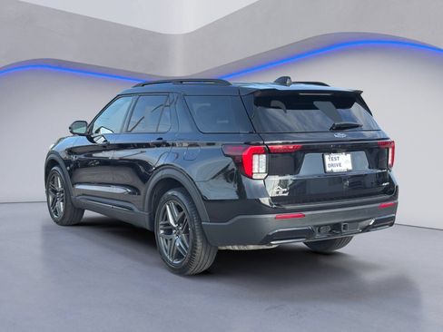 Used 2025 Ford Explorer ST-Line w/ ST-Line Street Pack AWD/4WD image 3