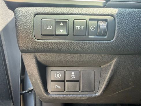 Used 2018 Honda Accord Touring image 11