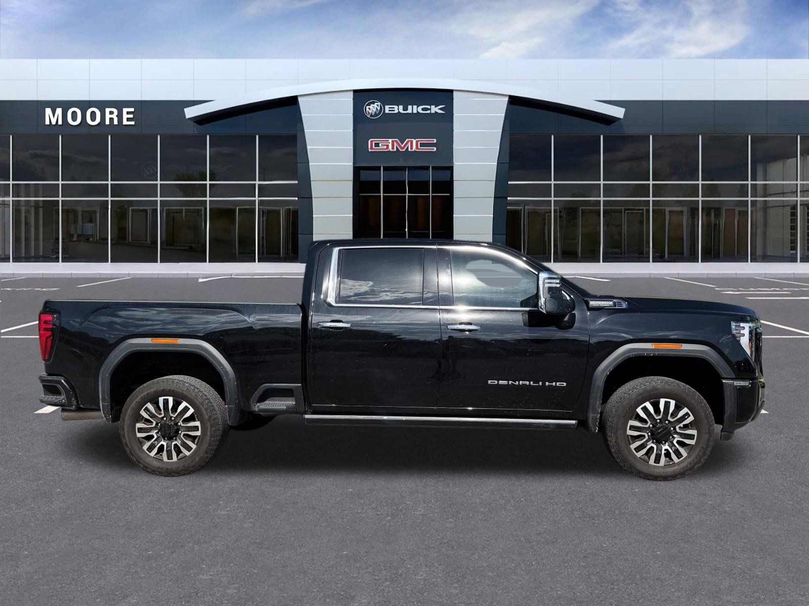 Used 2026 GMC Sierra 2500 Denali Ultimate AWD/4WD image 2