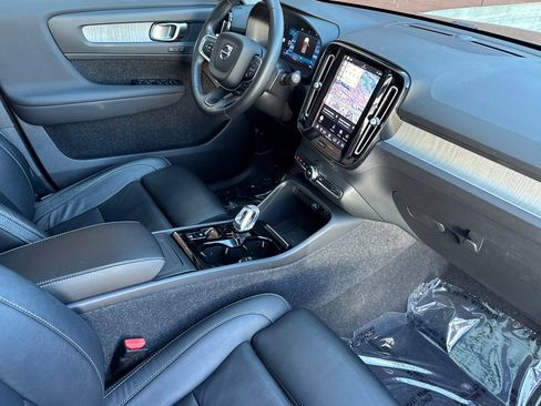 Used 2023 Volvo XC40 B5 Plus w/ Protection Package Premier AWD/4WD image 19