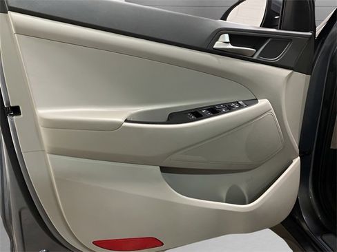 Used 2021 Hyundai Tucson SE image 22