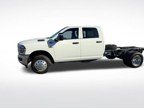 New 2026 RAM 3500 Tradesman w/ Chrome Appearance Group AWD/4WD image 33