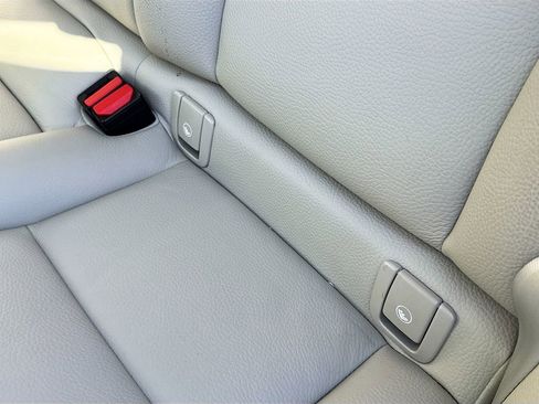 Used 2022 Volvo XC60 B5 Momentum image 29