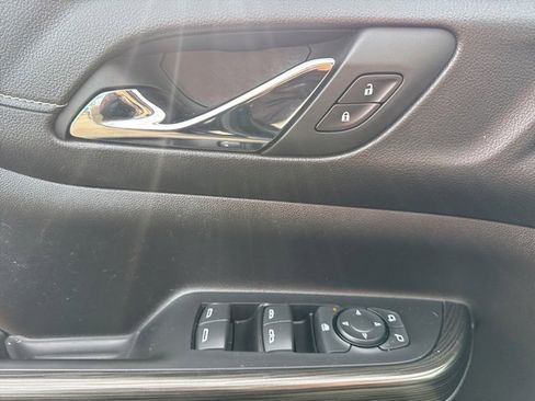 Used 2023 GMC Acadia SLT image 21