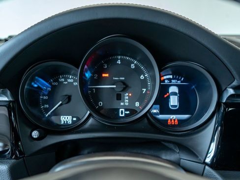 Certified 2026 Porsche Macan AWD/4WD image 18