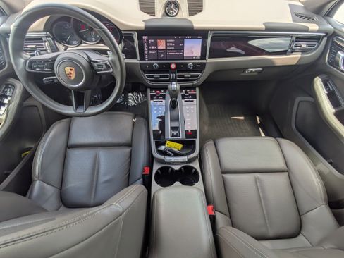 Used 2024 Porsche Macan AWD/4WD image 27