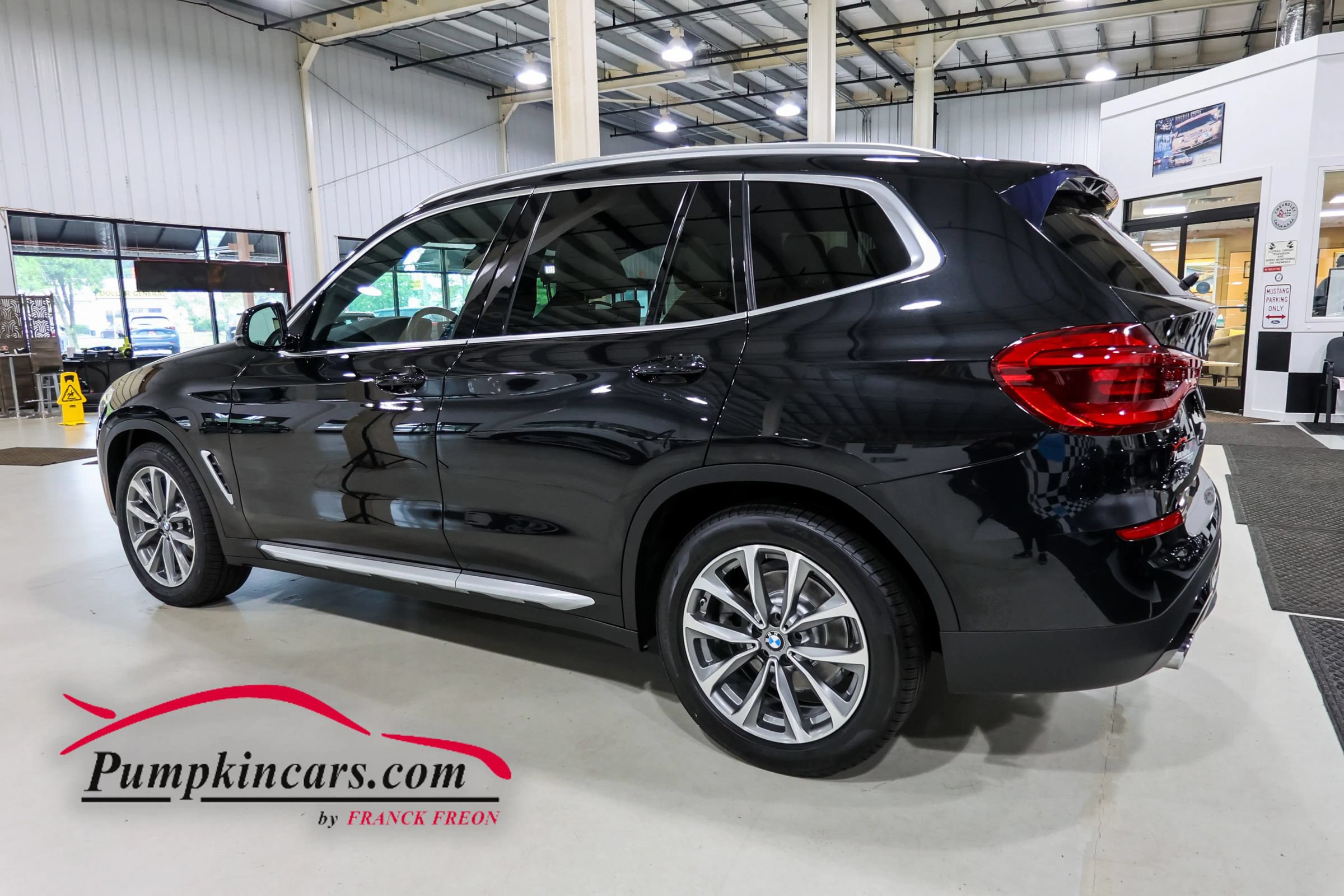 Used 2018 BMW X3 xDrive30i w/ Premium Package AWD/4WD image 4