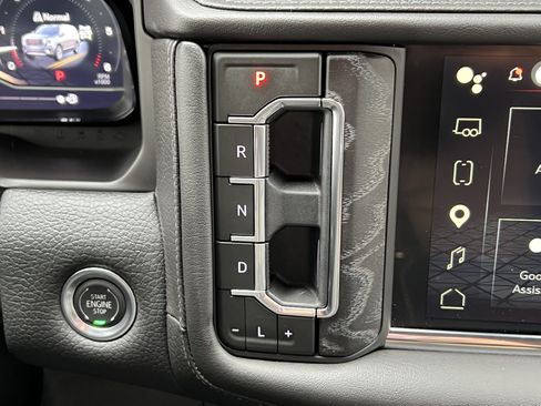 Used 2024 GMC Yukon XL Denali w/ Advanced Technology Package AWD/4WD image 35