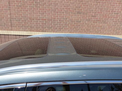 Used 2023 Buick Enclave Essence w/ Experience Buick Package FWD image 6