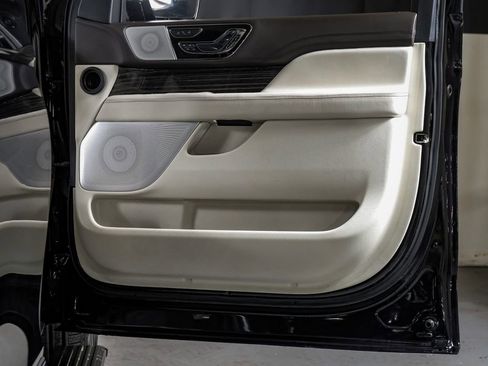 Used 2022 Lincoln Navigator Black Label image 36