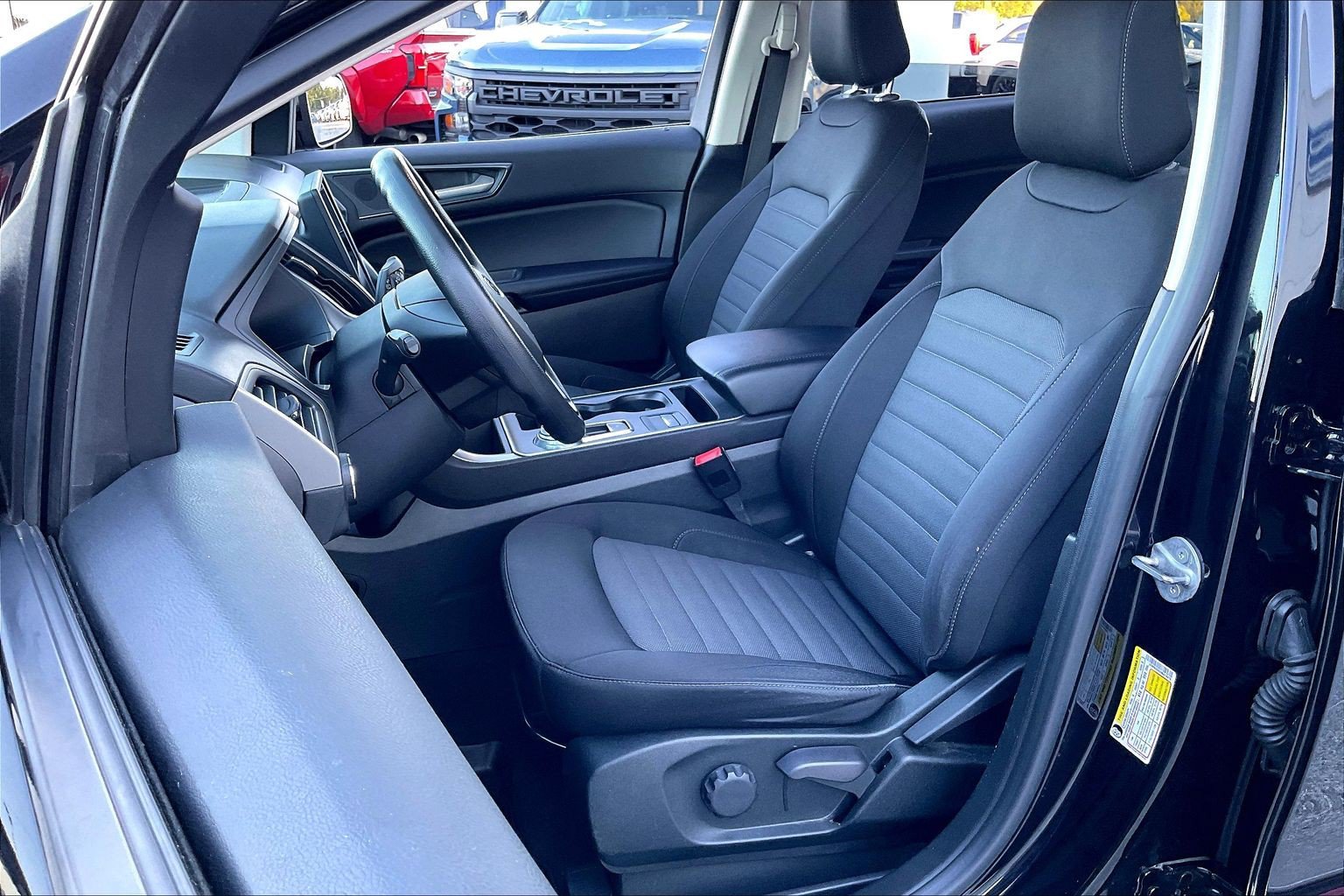 Certified 2022 Ford Edge SE w/ Black Appearance Package AWD/4WD image 22
