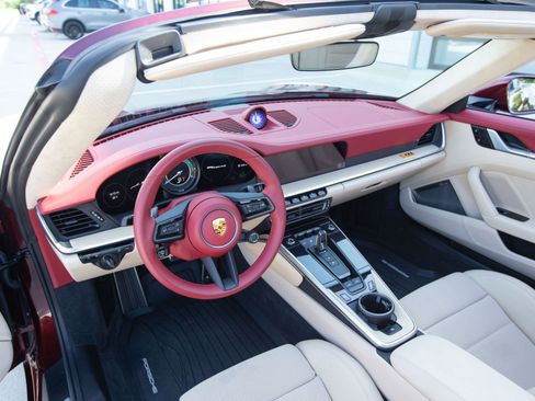 Used 2021 Porsche 911 AWD/4WD image 5