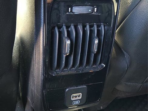 Used 2025 Jeep Compass Trailhawk AWD/4WD image 17