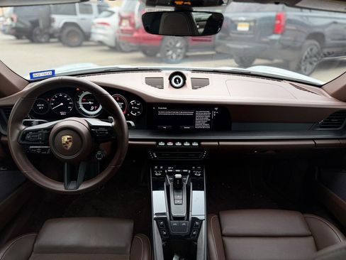 Used 2024 Porsche 911 image 18