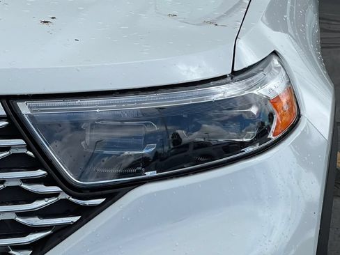 Used 2023 Ford Explorer Platinum w/ Equipment Group 601A AWD/4WD image 41