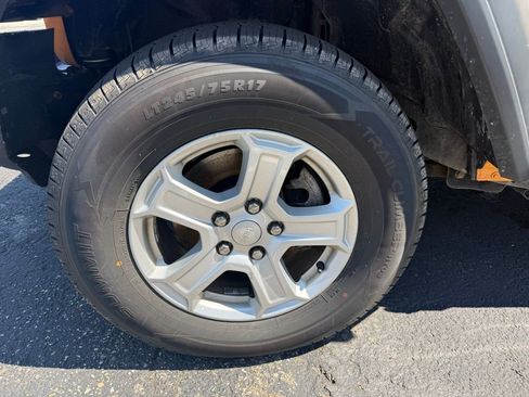 Used 2018 Jeep Wrangler Unlimited Sport S AWD/4WD image 11