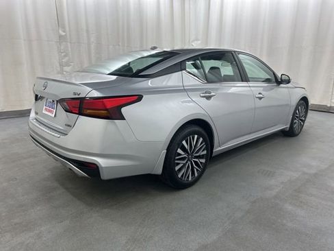 Used 2023 Nissan Altima 2.5 SV w/ SV Premium Package AWD/4WD image 6