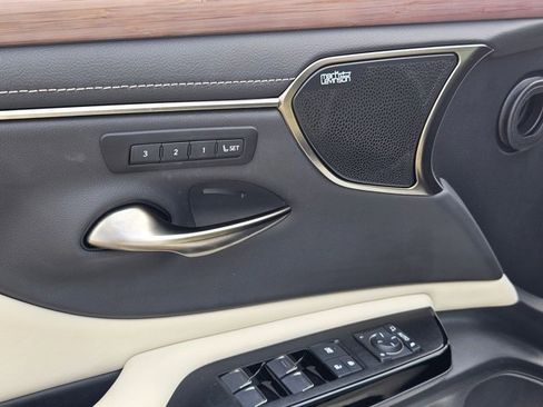 Used 2024 Lexus ES 350 w/ Accessory Package (Z1) FWD image 8