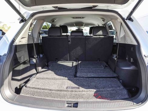 Used 2022 Volkswagen Tiguan SE FWD image 25