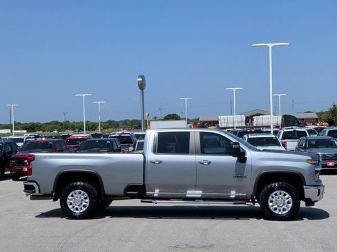 Used 2024 Chevrolet Silverado 2500 LT w/ Texas Edition AWD/4WD image 9
