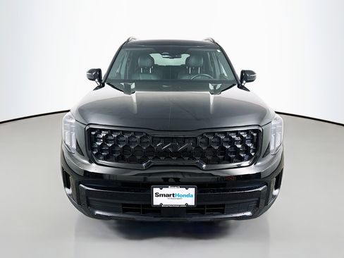 Used 2025 Kia Telluride AWD image 2