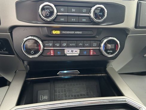 Used 2022 Ford F250 Lariat w/ Lariat Ultimate Package image 19