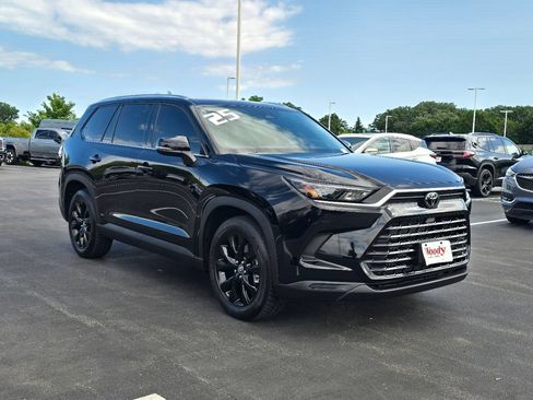 Used 2025 Toyota Grand Highlander AWD image 6
