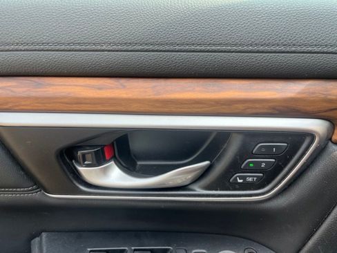 Used 2019 Honda CR-V Touring image 12