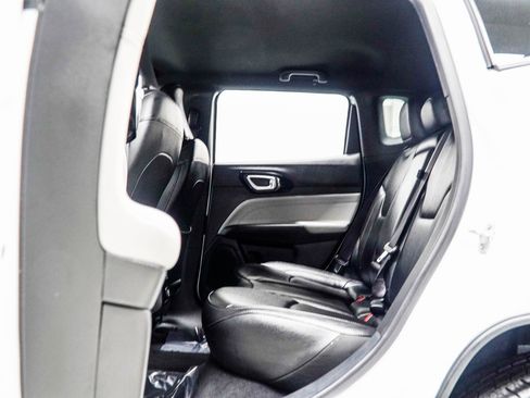 Used 2024 Jeep Compass Limited image 35