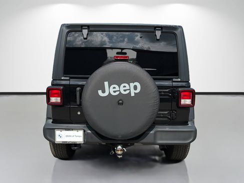 Used 2019 Jeep Wrangler Unlimited Sport S AWD/4WD image 4