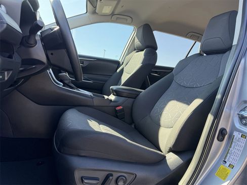 Certified 2025 Toyota RAV4 XLE image 27