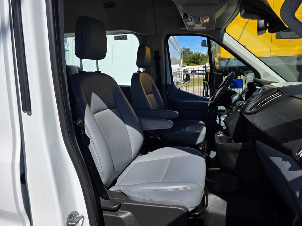 Used 2018 Ford Transit 150 XL RWD image 12